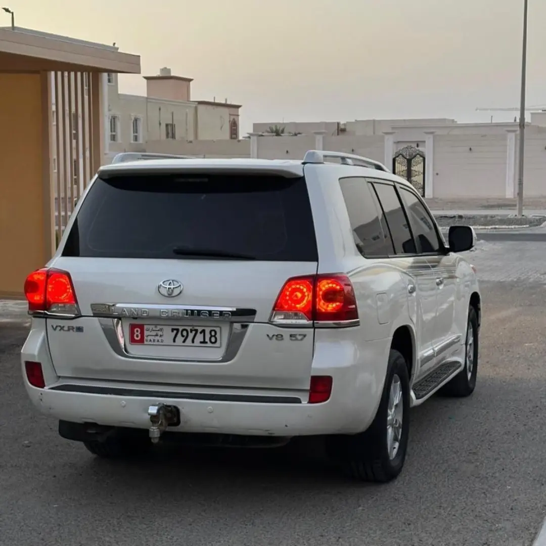 Car Image 2012 TOYOTA LAND CRUISER VX.R