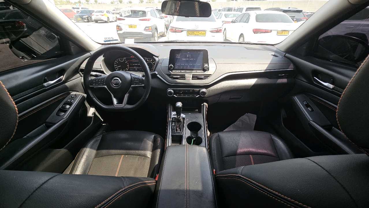 Car Image 2022 NISSAN ALTIMA SR