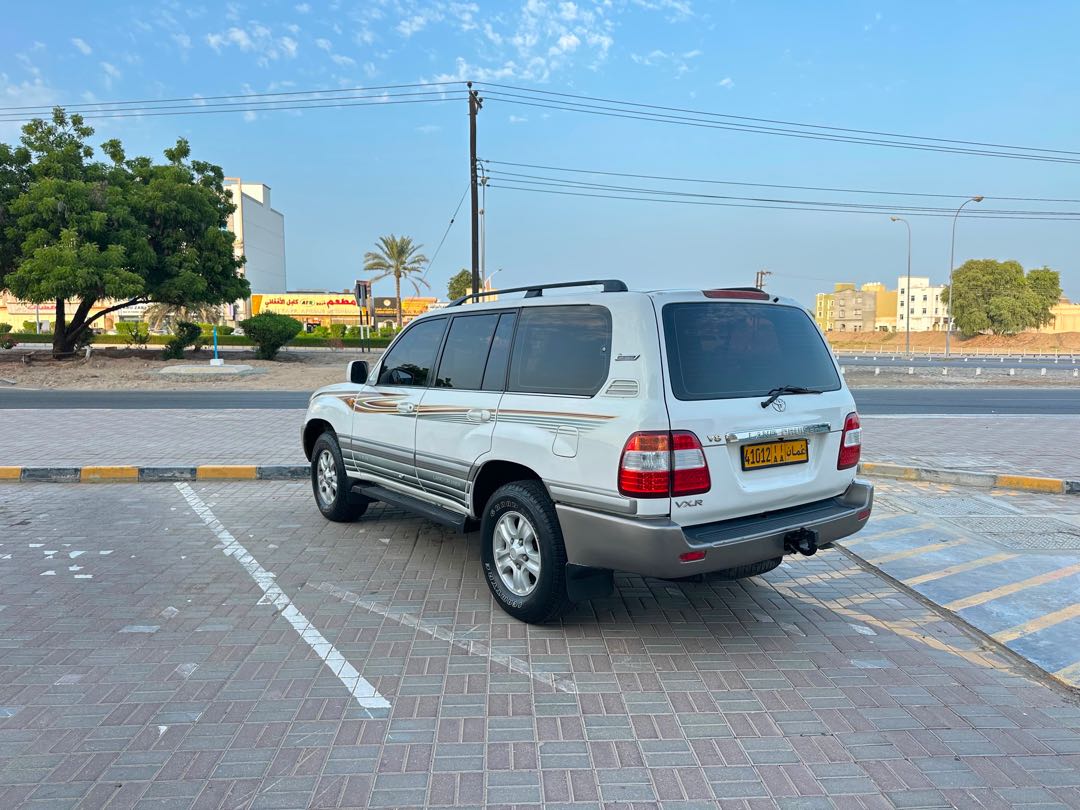 Car Image 2003 TOYOTA LAND CRUISER VX.R