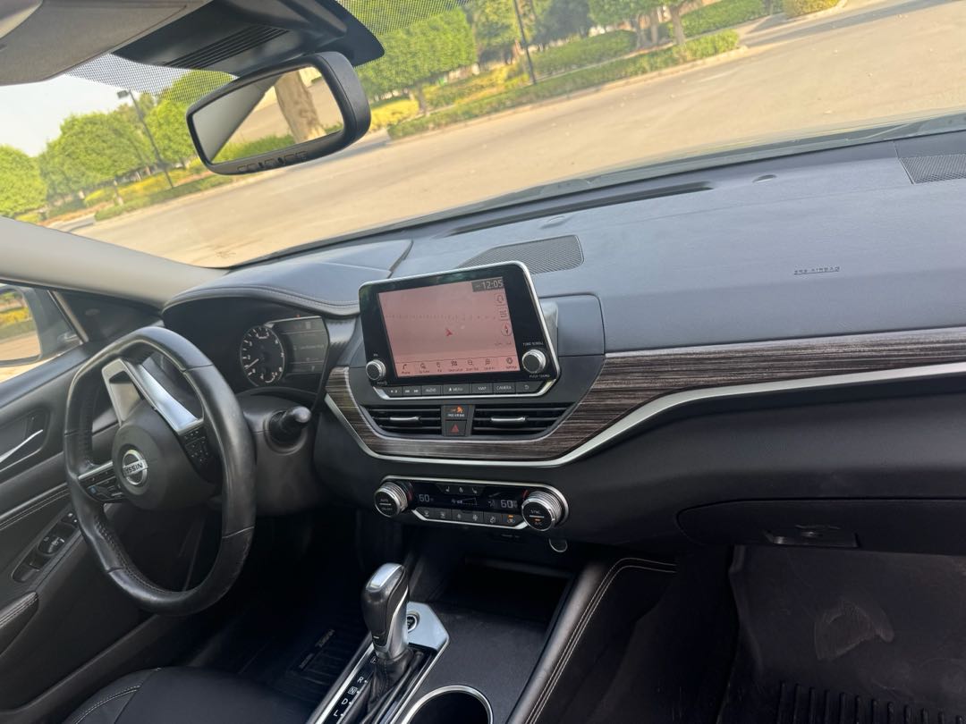 Car Image 2019 NISSAN ALTIMA SL