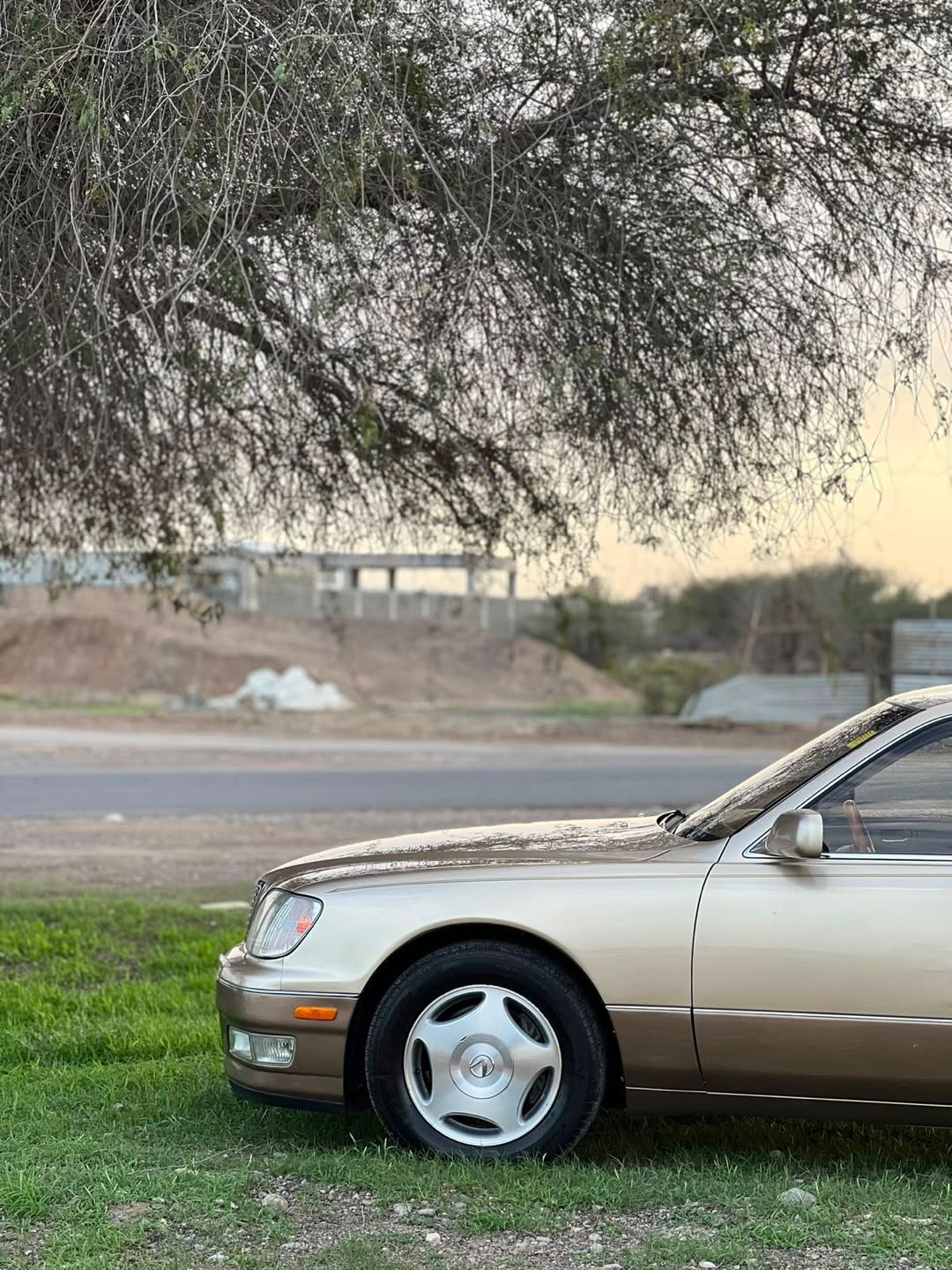 Car Image 1998 LEXUS LS 400