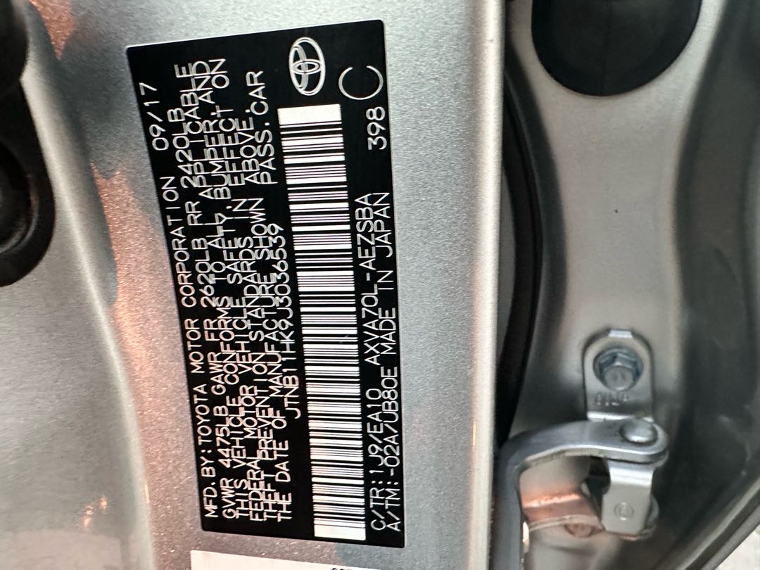 Car Image 2018 TOYOTA CAMRY SE