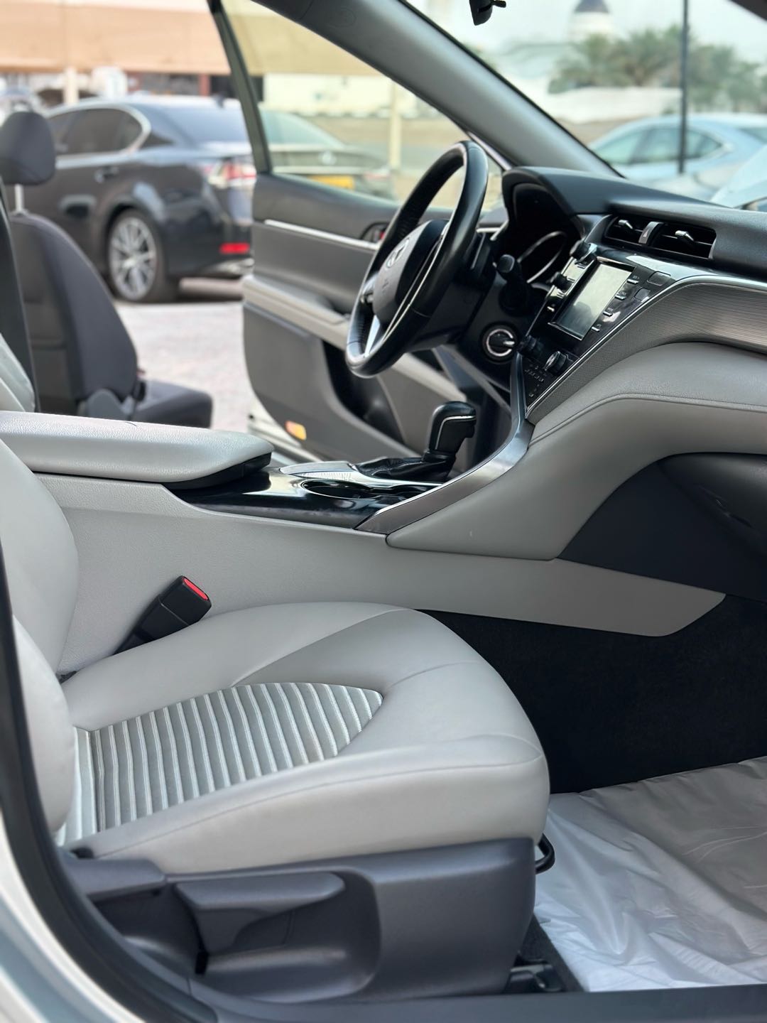 Car Image 2018 TOYOTA CAMRY SE