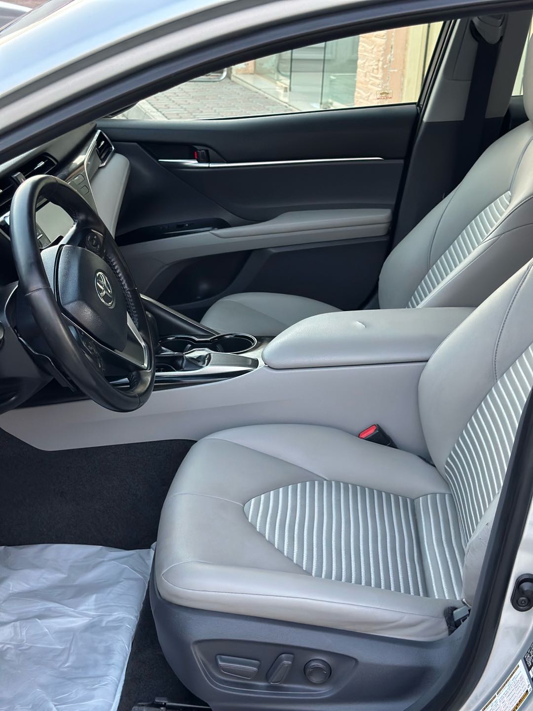 Car Image 2018 TOYOTA CAMRY SE