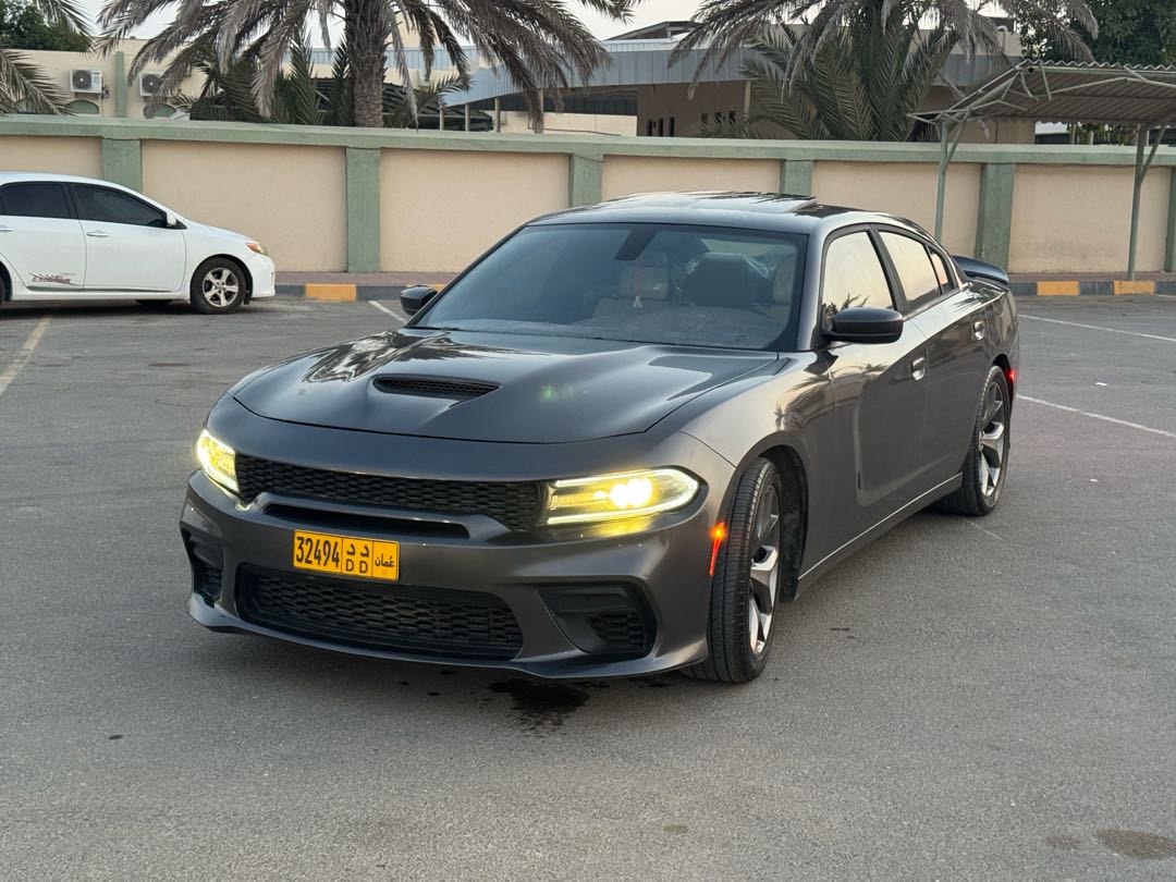 Car Image 2019 DODGE CHARGER SXT