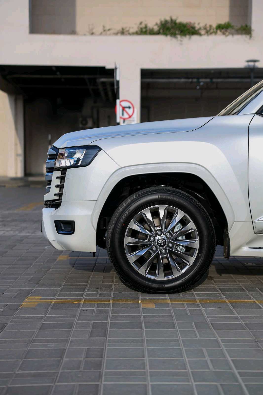 TOYOTA LAND CRUISER 2026