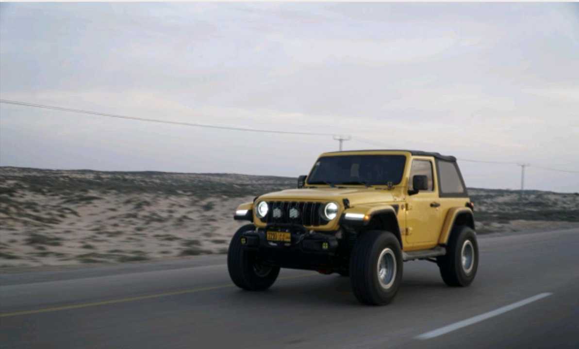 Car Image 2018 JEEP WRANGLER Sport