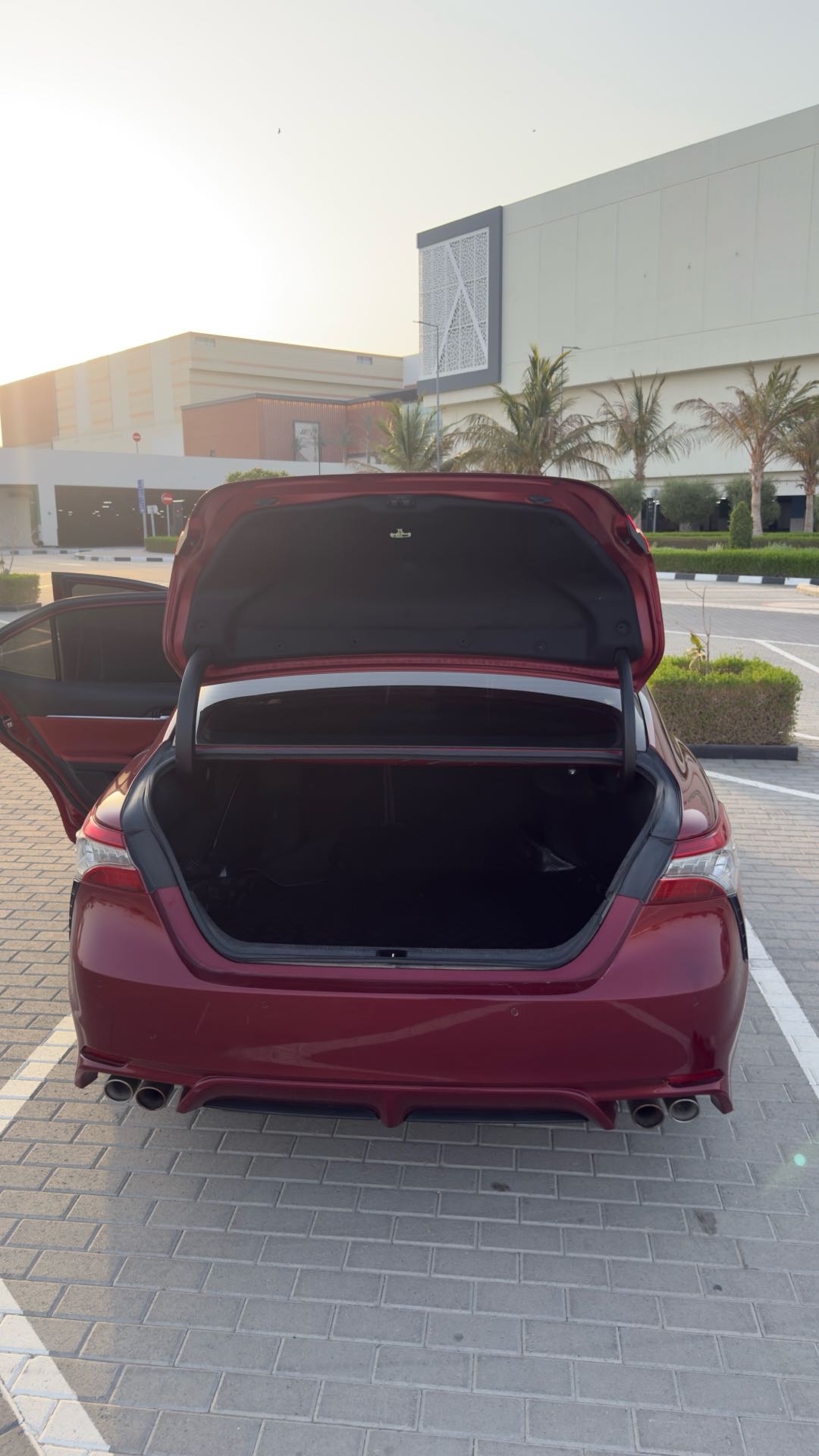 Car Image 2018 TOYOTA CAMRY XSE