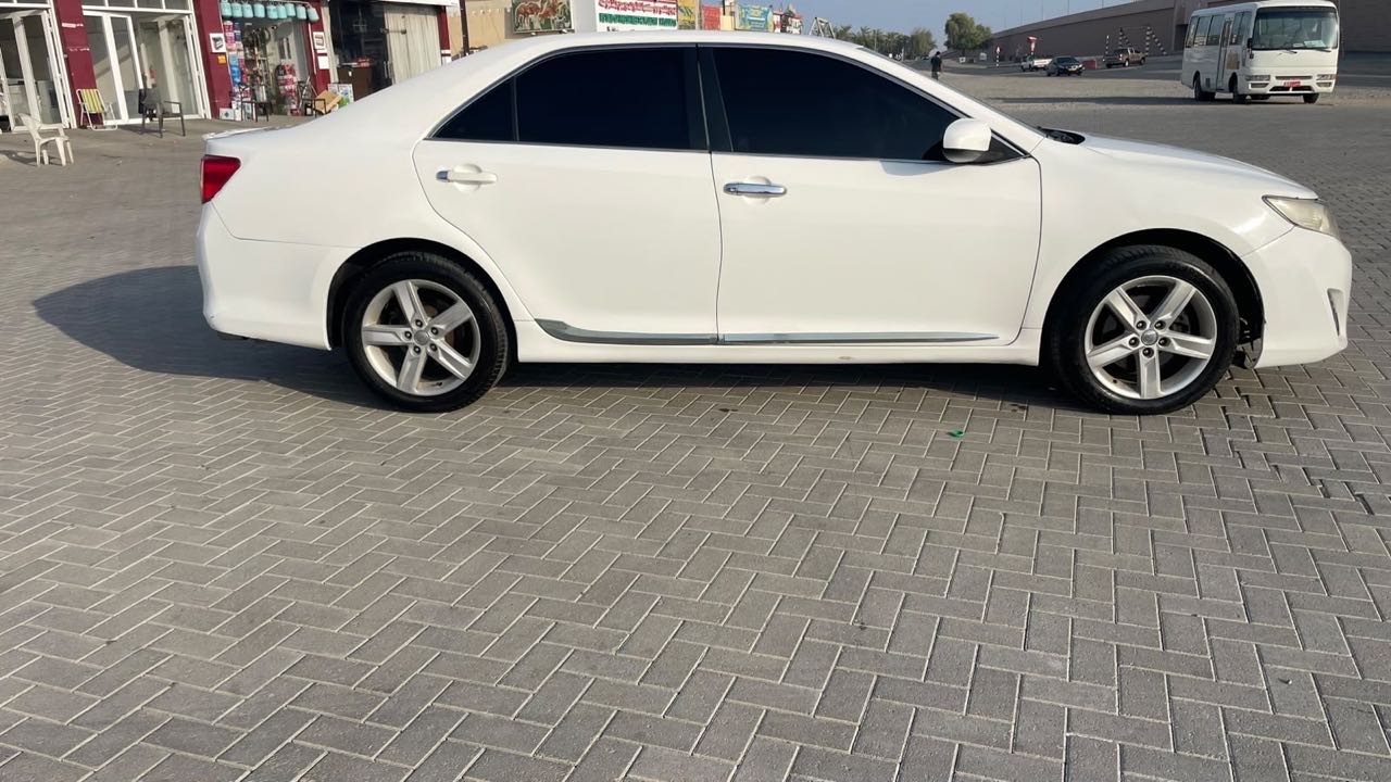 Car Image 2013 TOYOTA CAMRY GL