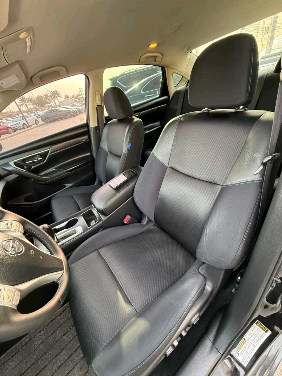 Car Image 2017 NISSAN ALTIMA SR