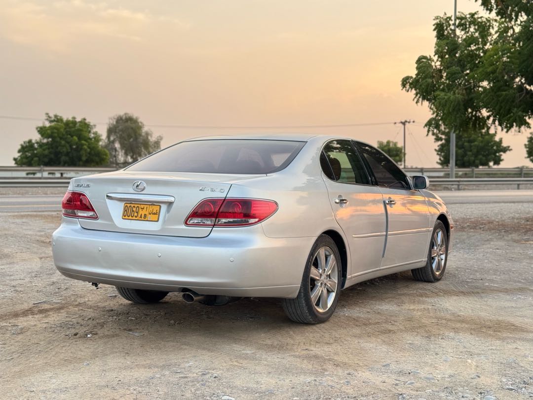 Car Image 2005 LEXUS ES 330