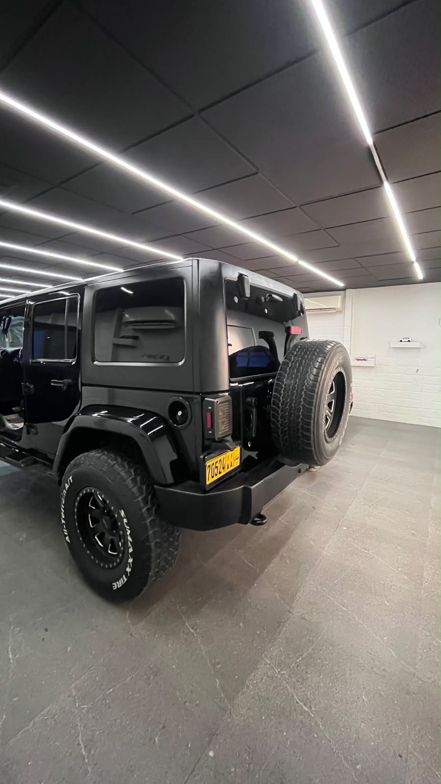 Car Image 2014 JEEP WRANGLER Sport