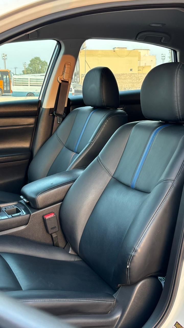 Car Image 2018 NISSAN ALTIMA SR
