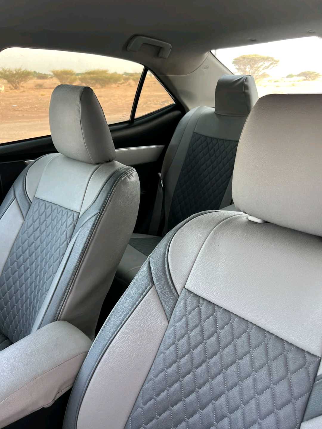 Car Image 2018 TOYOTA COROLLA LE