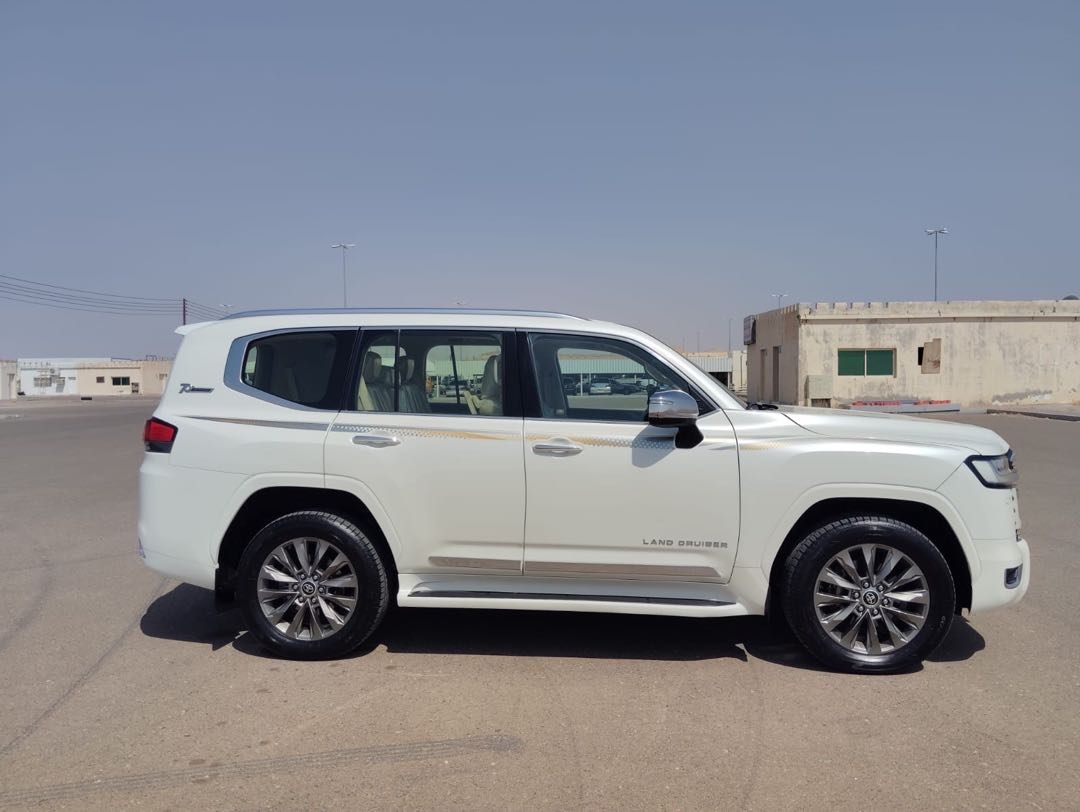 Car Image 2022 TOYOTA LAND CRUISER VX