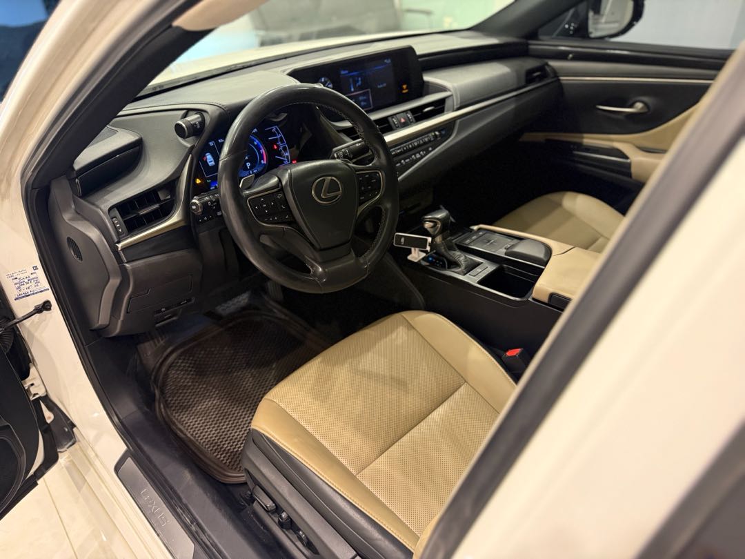 Car Image 2020 LEXUS ES 350