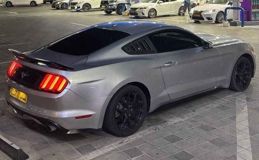 FORD MUSTANG 2020