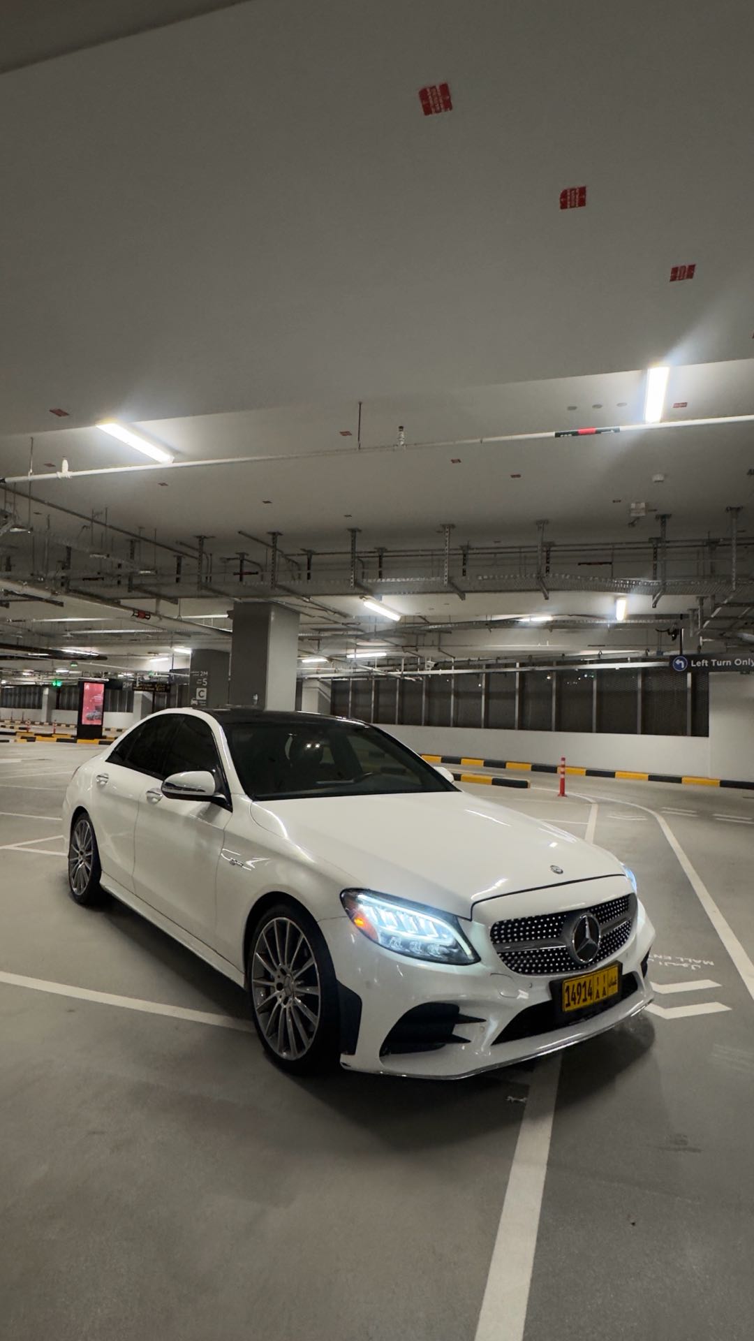 Car Image 2019 MERCEDES C Class 43