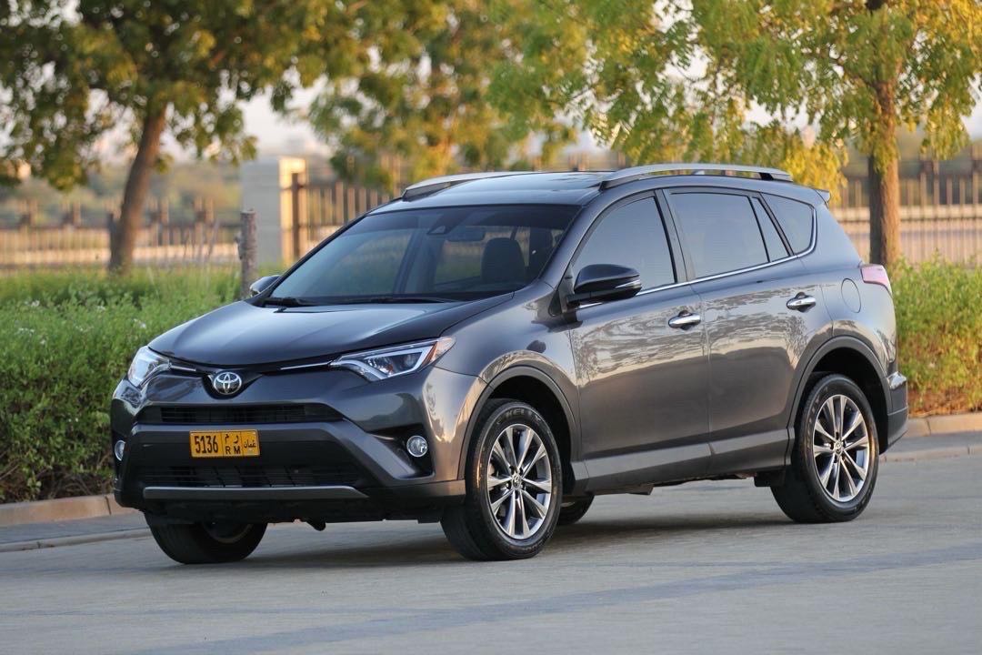 Car Image 2018 TOYOTA RAV4 LIMITED