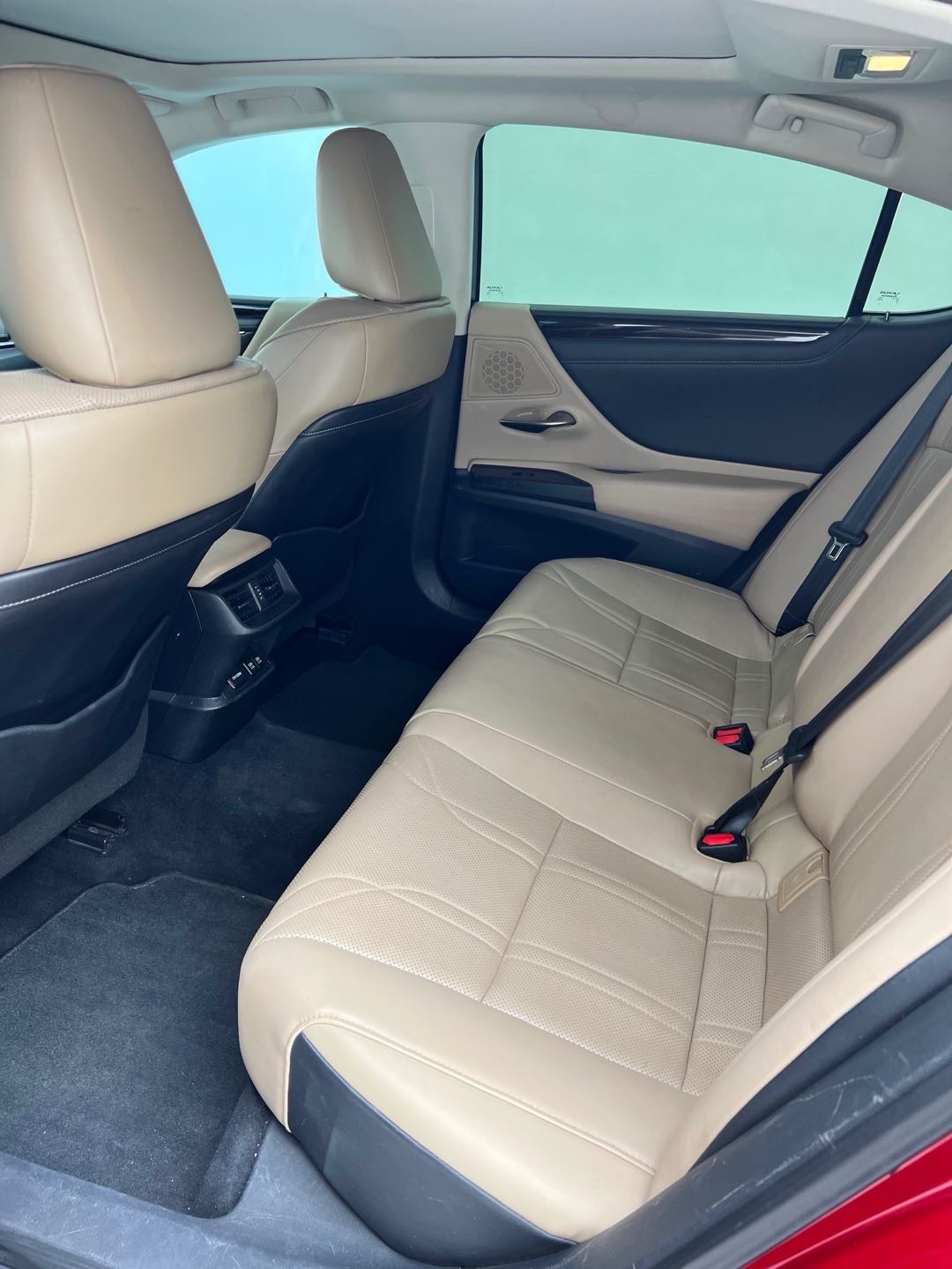 Car Image 2019 LEXUS ES 350