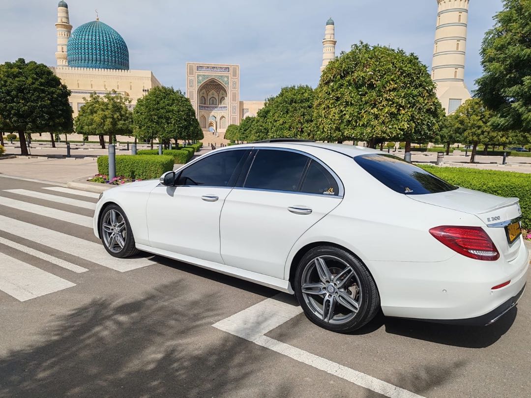 Car Image 2017 MERCEDES E Class 300