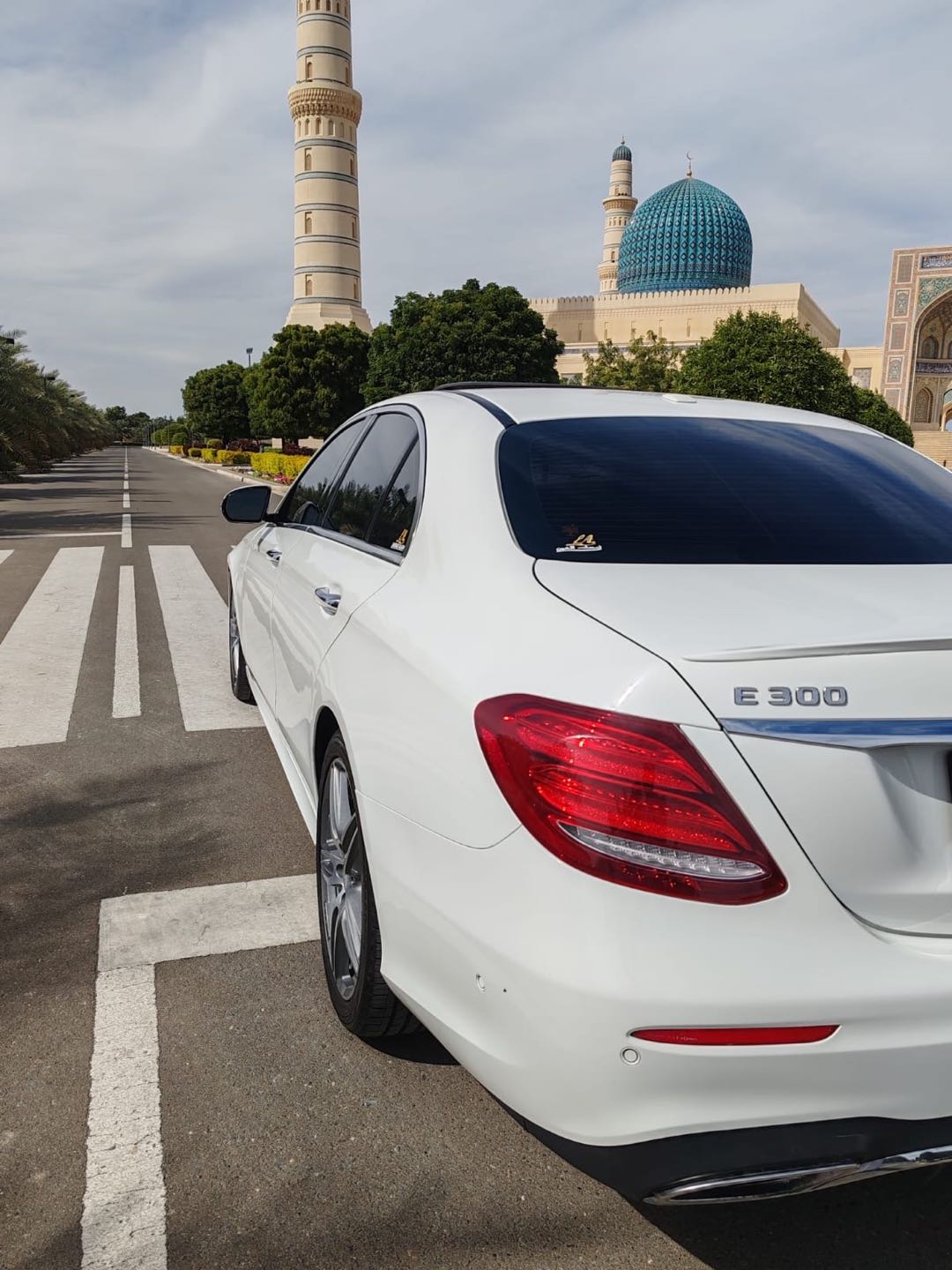 Car Image 2017 MERCEDES E Class 300