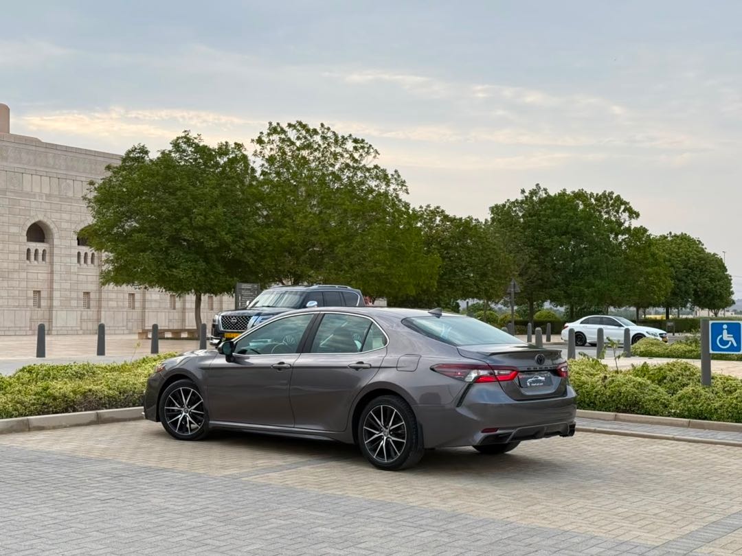 Car Image 2021 TOYOTA CAMRY SE
