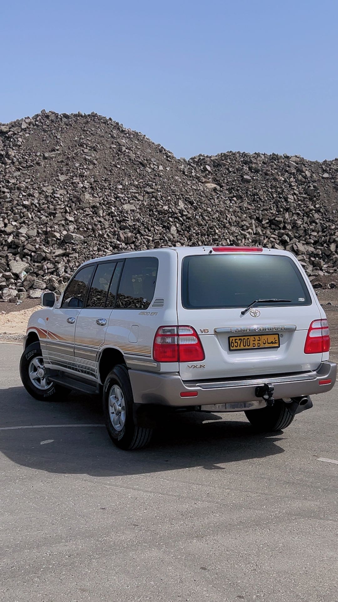 Car Image 1998 TOYOTA LAND CRUISER 