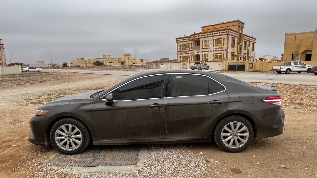 Car Image 2018 TOYOTA CAMRY LE