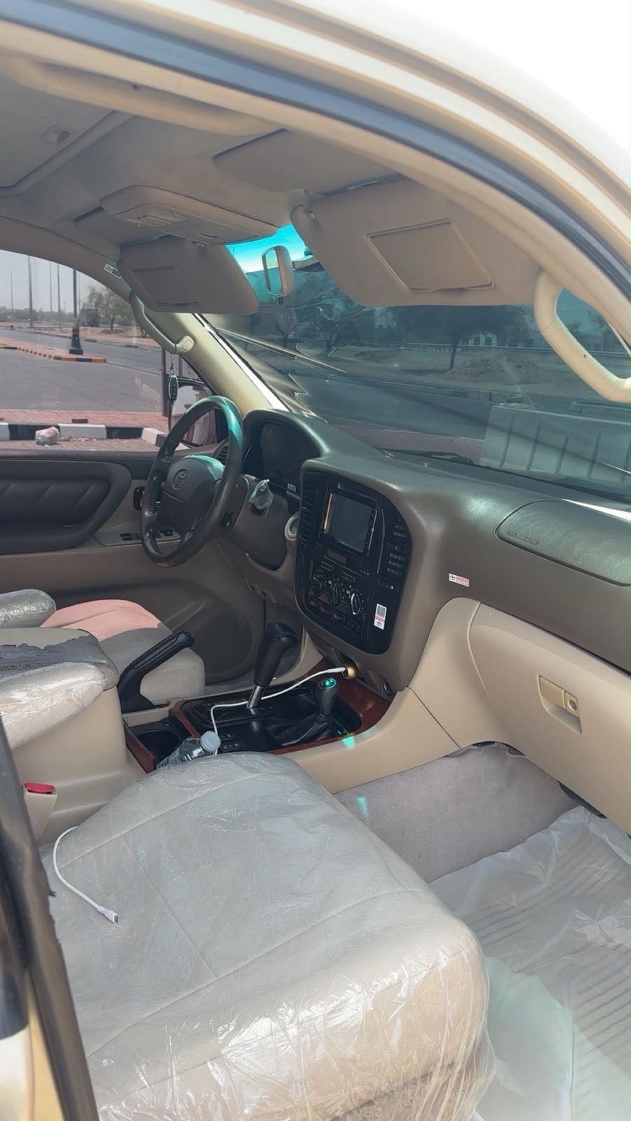 Car Image 1999 TOYOTA LAND CRUISER 