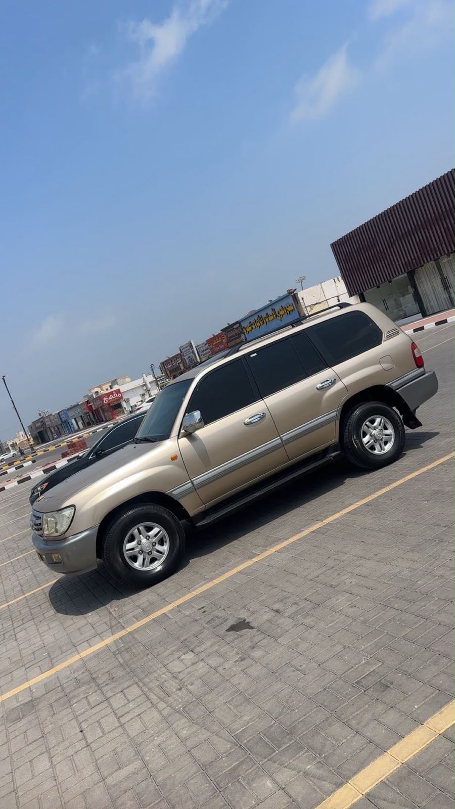 Car Image 1999 TOYOTA LAND CRUISER 