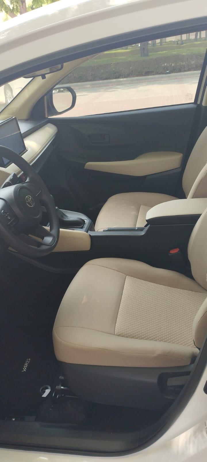 TOYOTA YARIS 2025
