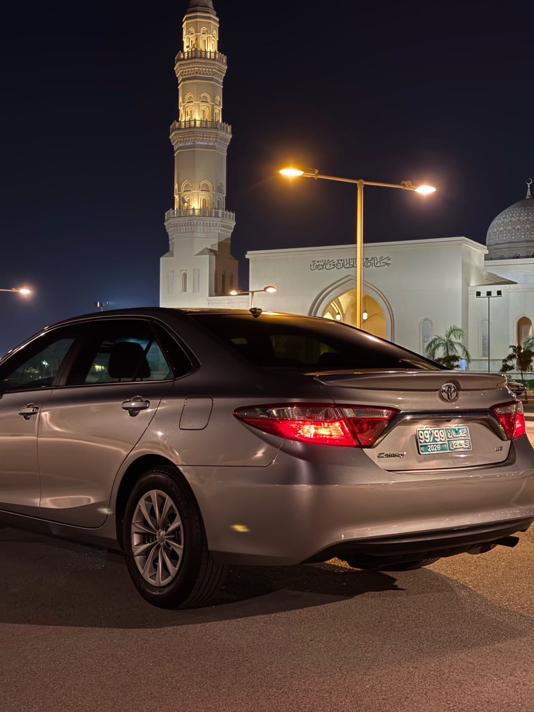 Car Image 2017 TOYOTA CAMRY LE