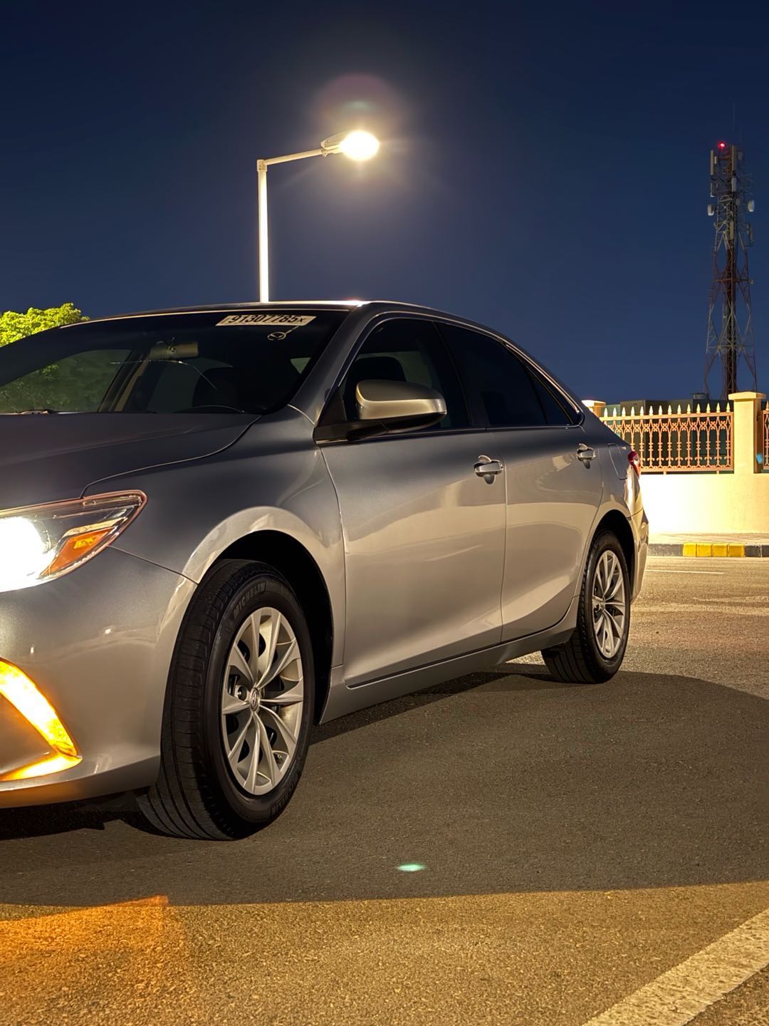 Car Image 2017 TOYOTA CAMRY LE
