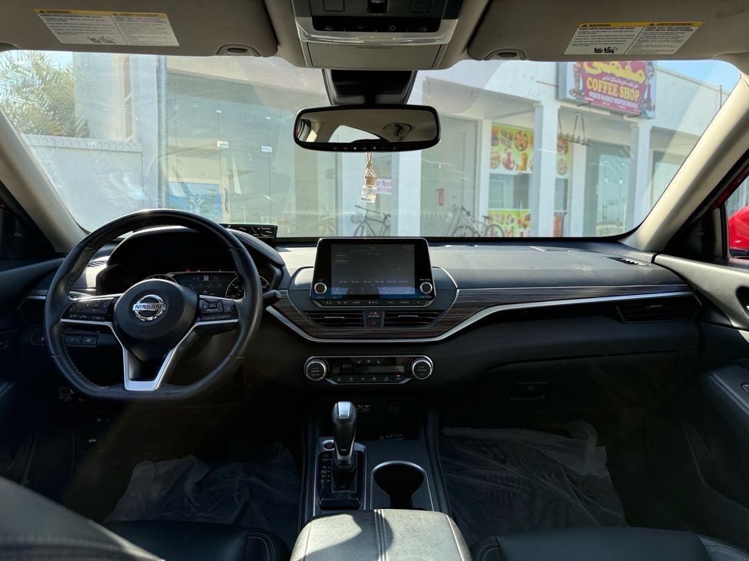 Car Image 2019 NISSAN ALTIMA Platinum 