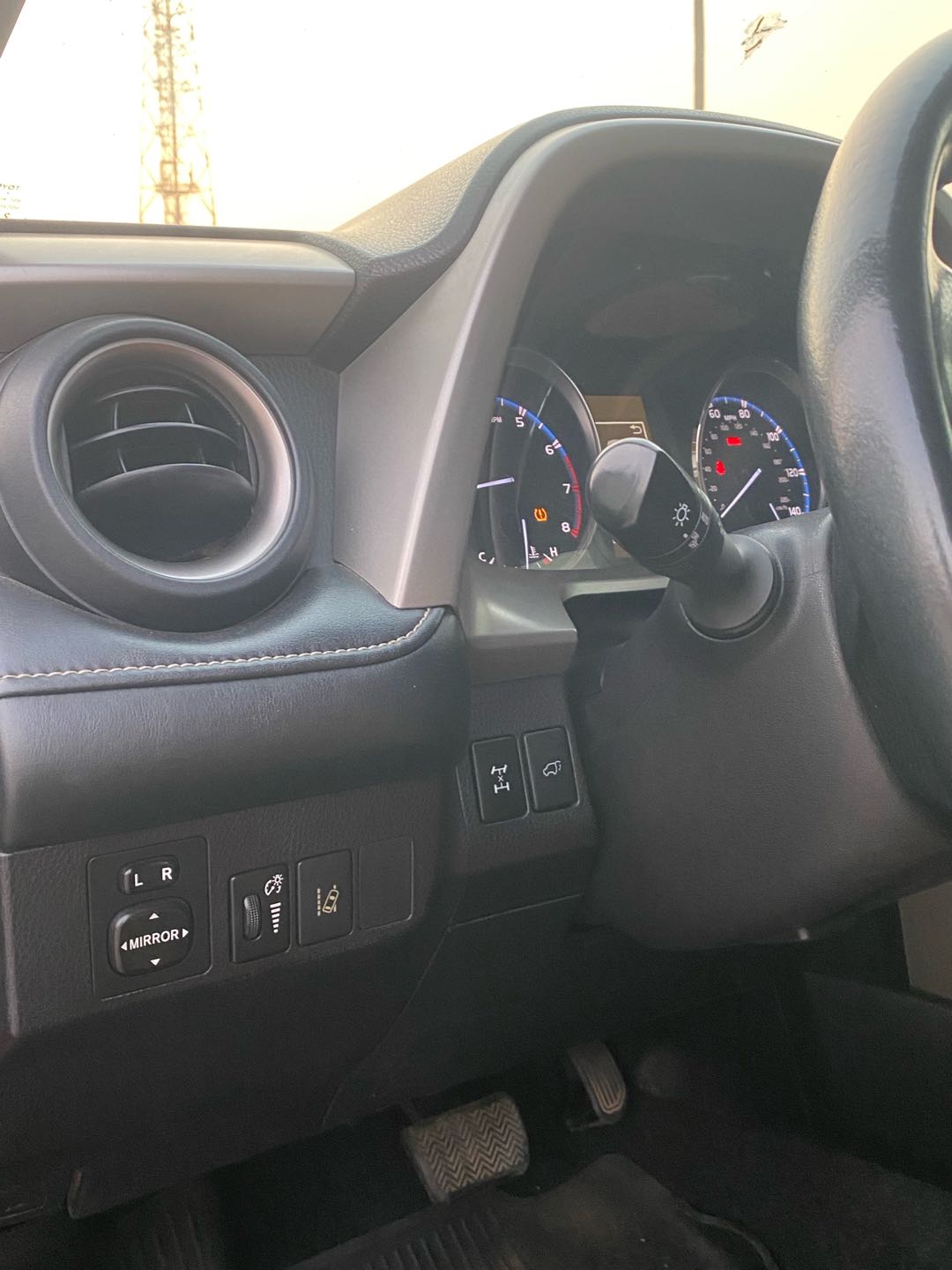 Car Image 2018 TOYOTA RAV4 LIMITED