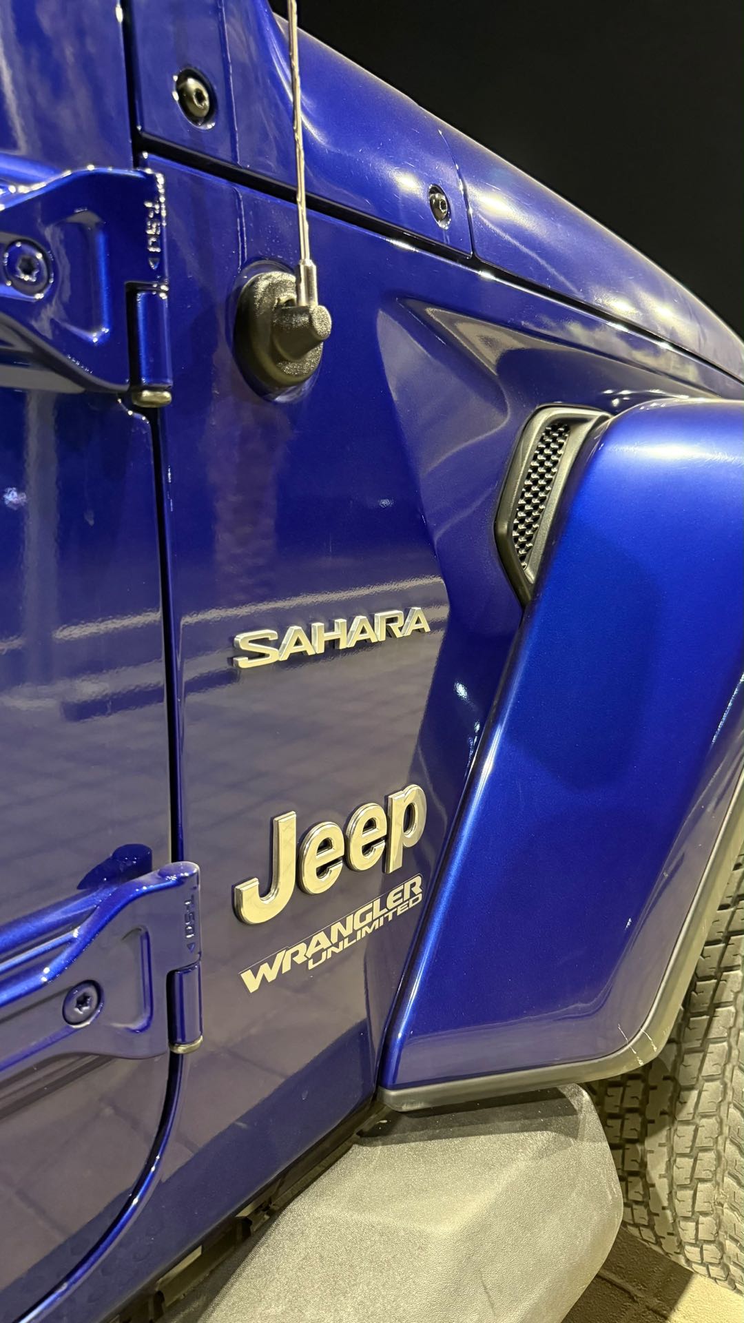 Car Image 2019 JEEP WRANGLER SAHARA