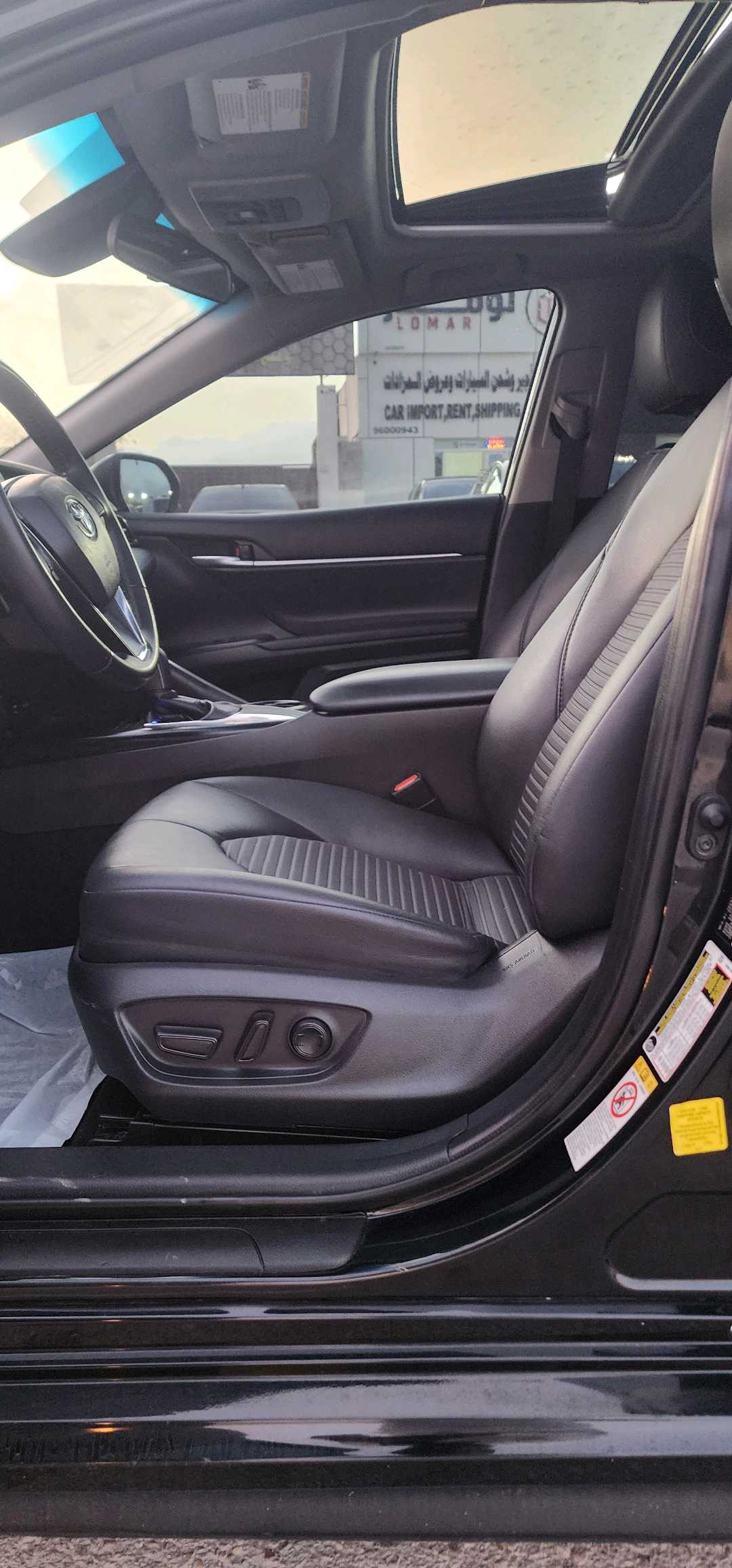 Car Image 2019 TOYOTA CAMRY SE