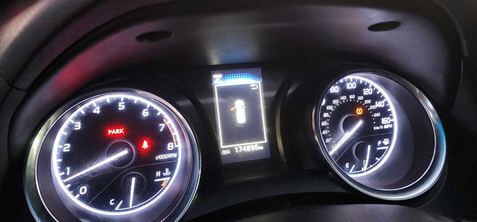 Car Image 2019 TOYOTA CAMRY SE