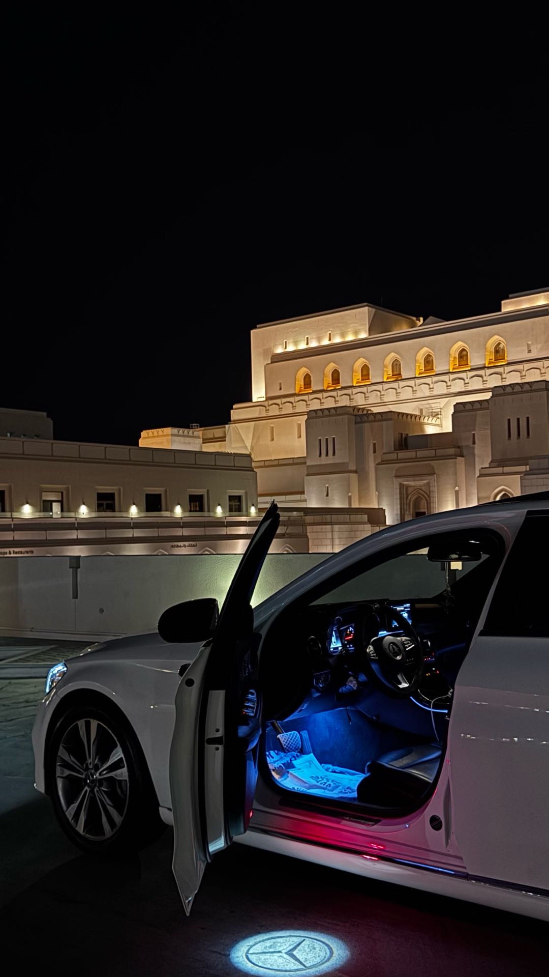 Car Image 2018 MERCEDES C Class 300