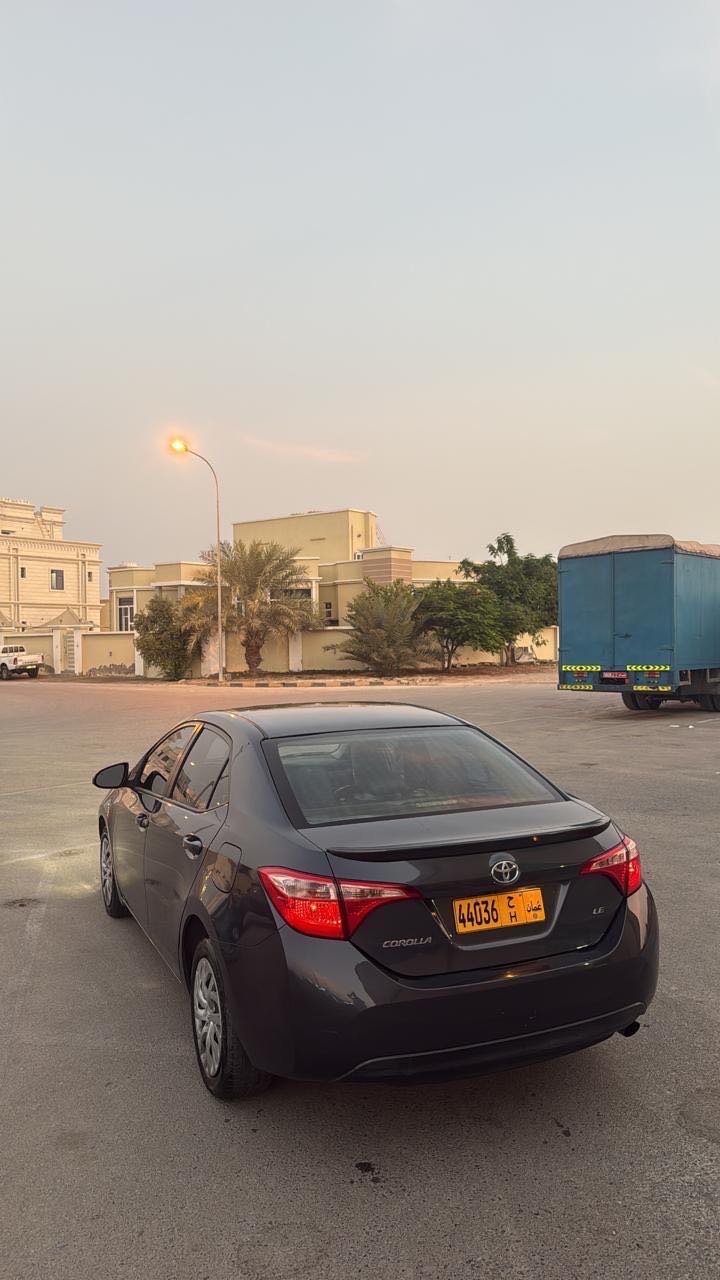Car Image 2018 TOYOTA COROLLA LE