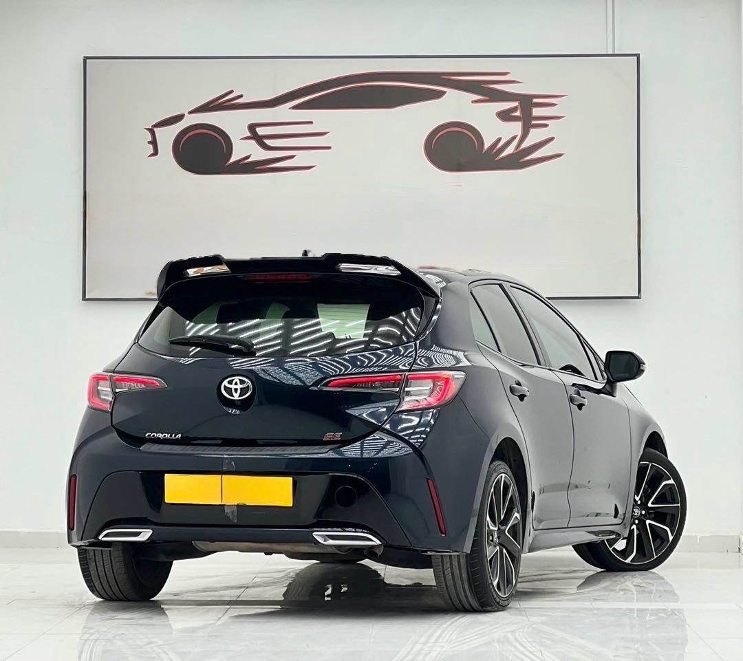 Car Image 2019 TOYOTA COROLLA SE