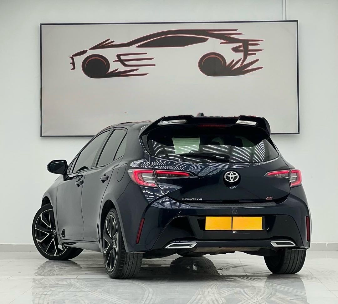 Car Image 2019 TOYOTA COROLLA SE