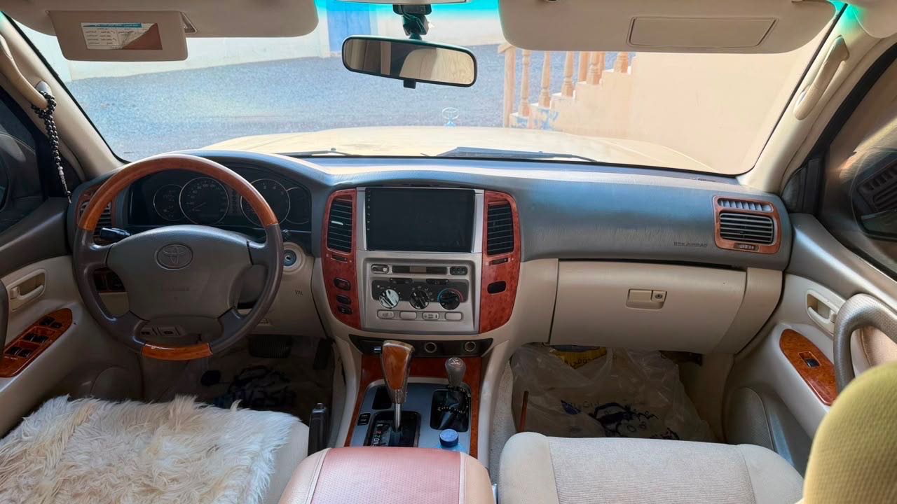 Car Image 2003 TOYOTA LAND CRUISER 
