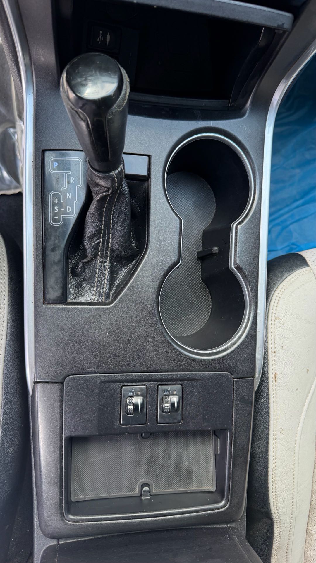 Car Image 2015 TOYOTA CAMRY XSE