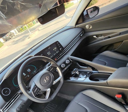 HYUNDAI ELANTRA 2024