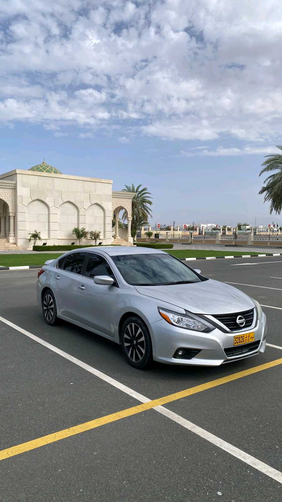 Car Image 2018 NISSAN ALTIMA SV