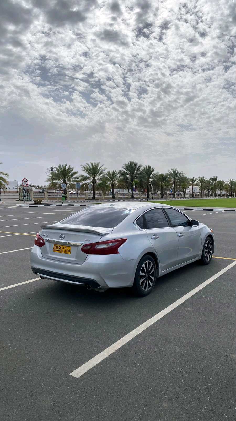 Car Image 2018 NISSAN ALTIMA SV