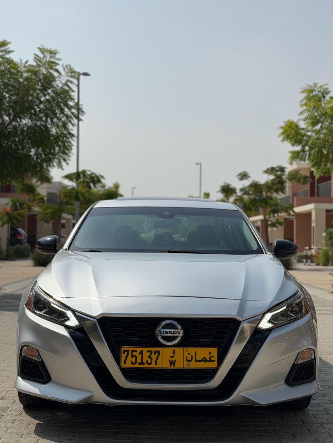 Car Image 2020 NISSAN ALTIMA SR