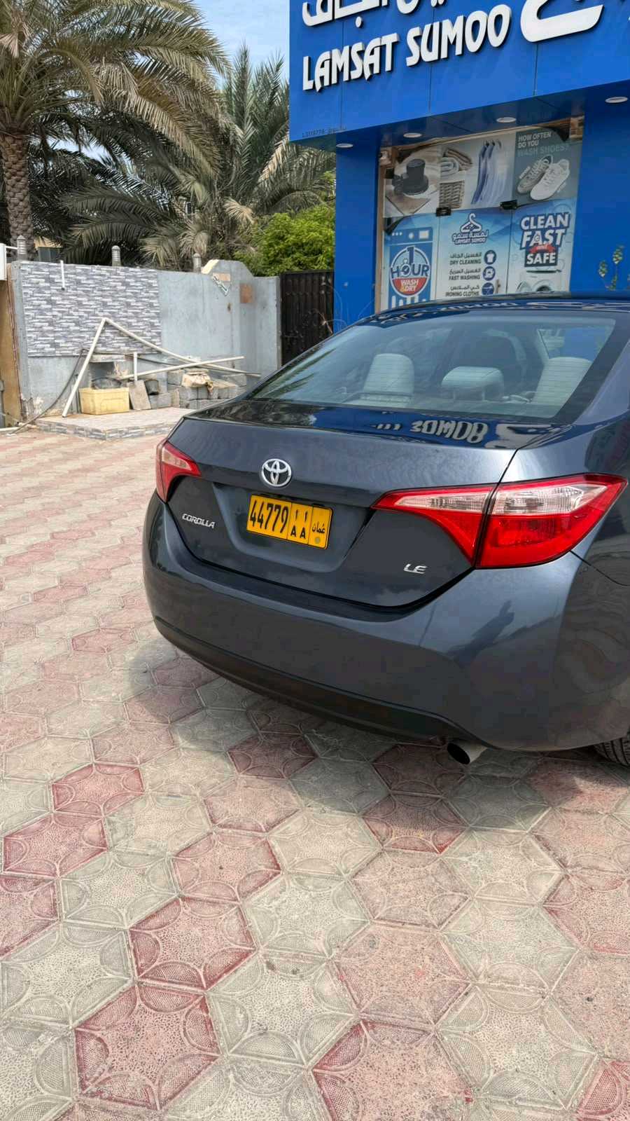 Car Image 2018 TOYOTA COROLLA LE